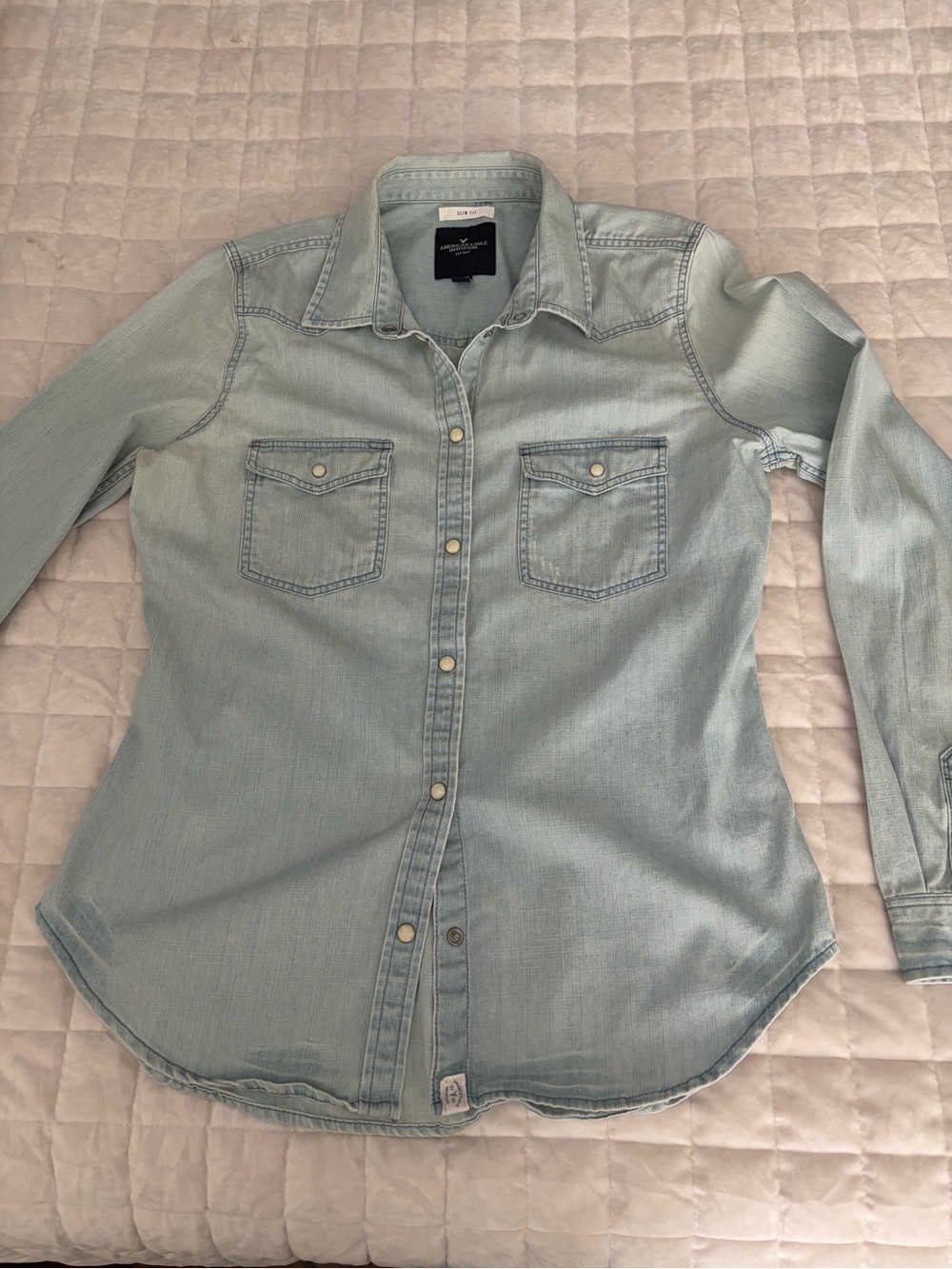 American Eagle denim button down shirt, Size M